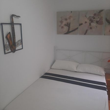 Alquiler Habitacion- Descanso Sabadell - Bano Compartido מראה חיצוני תמונה